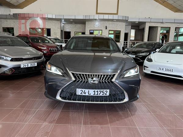 Lexus for sale in Iraq